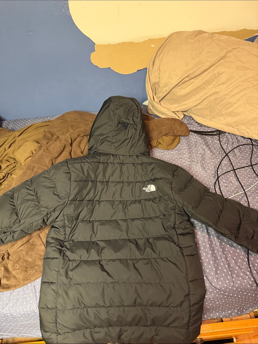 The North Face Men's Jacket, size small, amazing condition just don’t fit - Picture 3 of 3